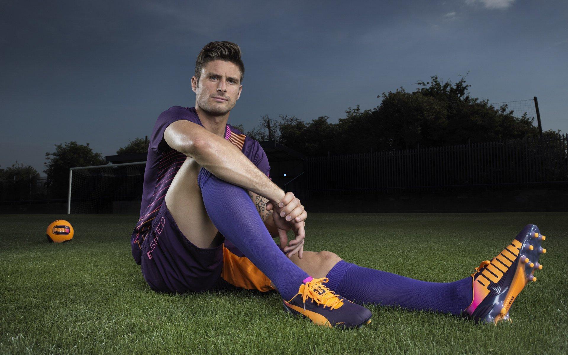 哈兰德登顶足坛进球之王，数据全面超越C罗，姆巴佩黯然失色